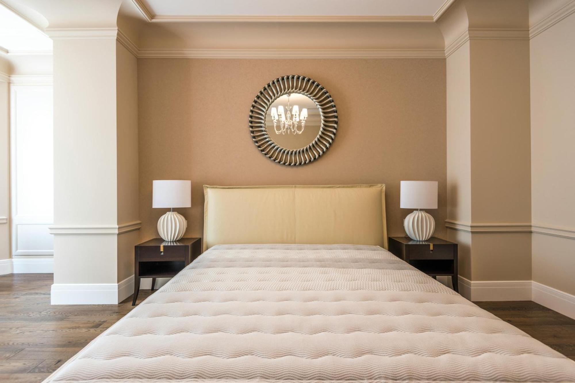 Near Airport 4* New Delhi